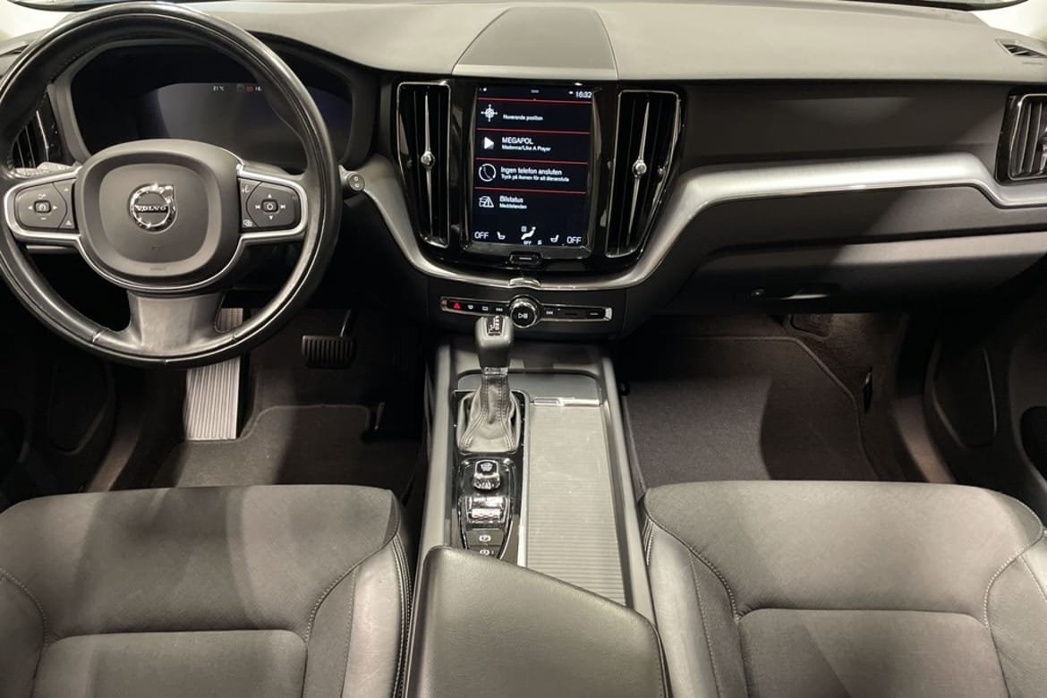 Volvo XC60 2019, photo 7/10