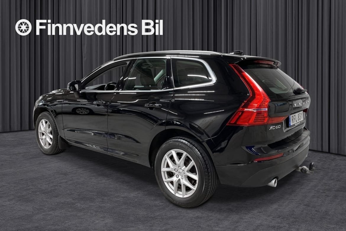 Volvo XC60 2019, photo 2/10