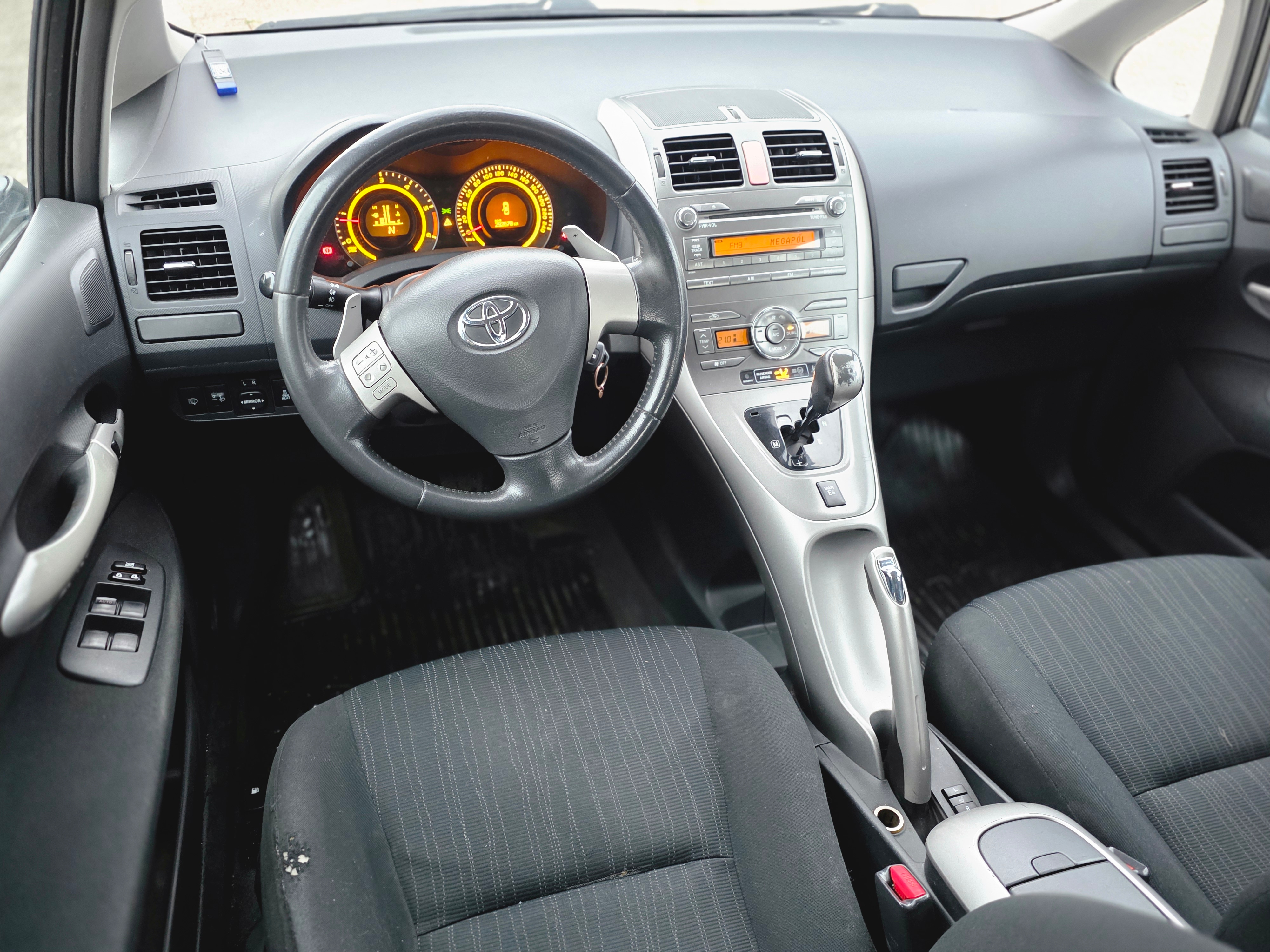 Toyota Auris 2007, bild 2/10