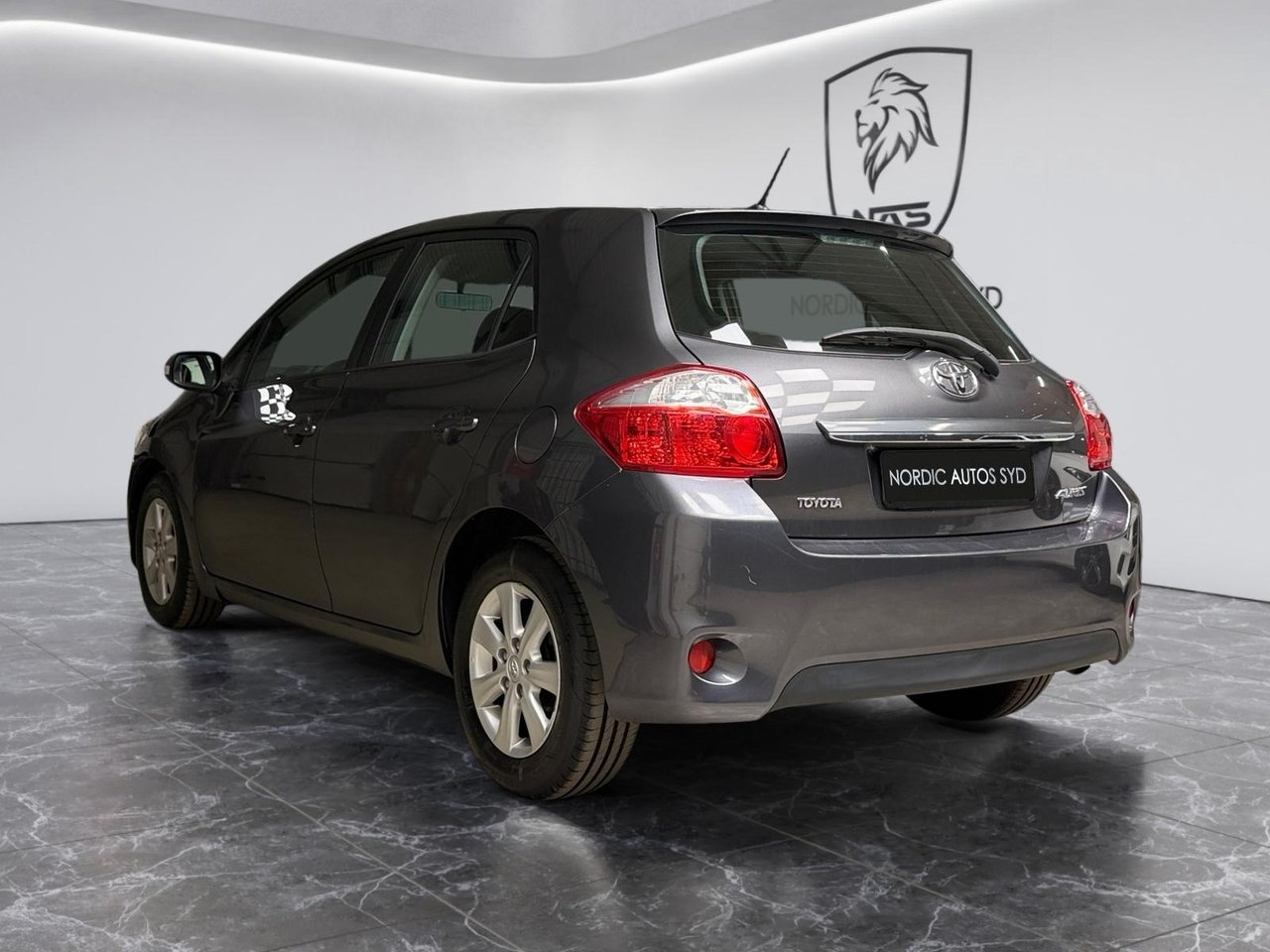 Toyota Auris 2011, bild 4/10