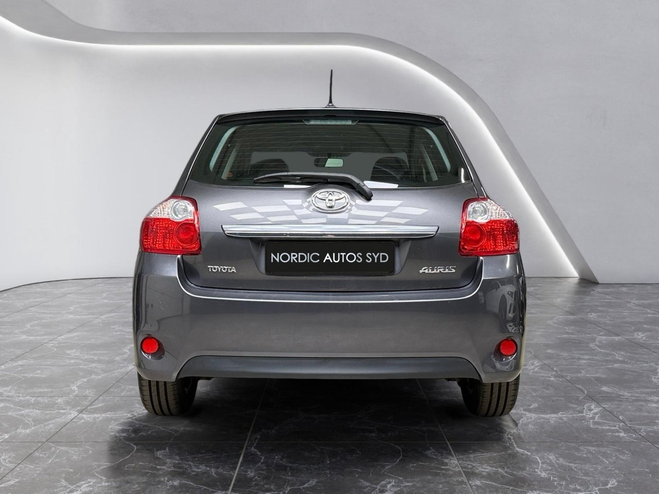 Toyota Auris 2011, bild 5/10