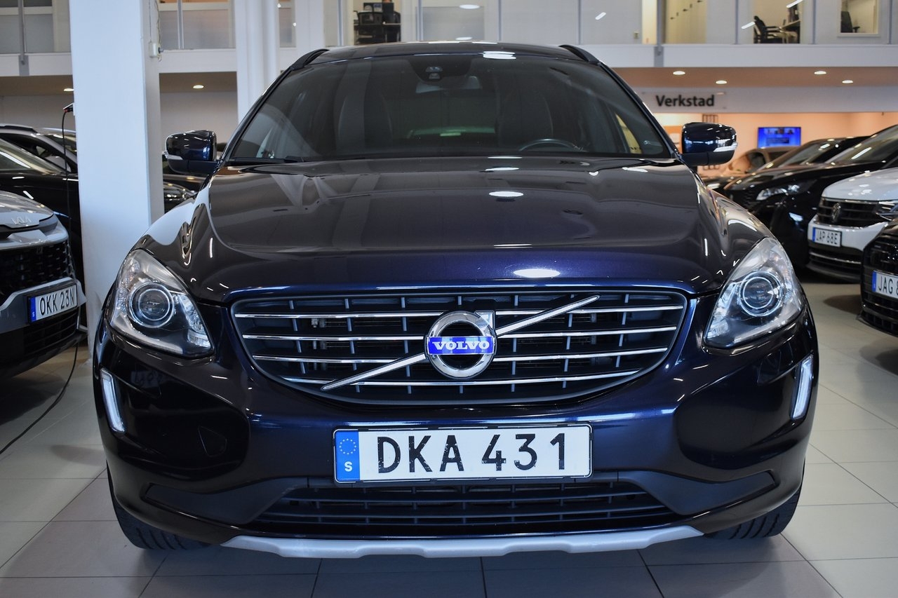Volvo XC60 2016, photo 2/10
