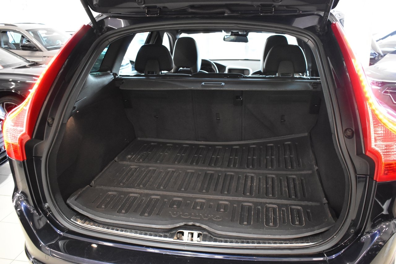 Volvo XC60 2016, photo 4/10