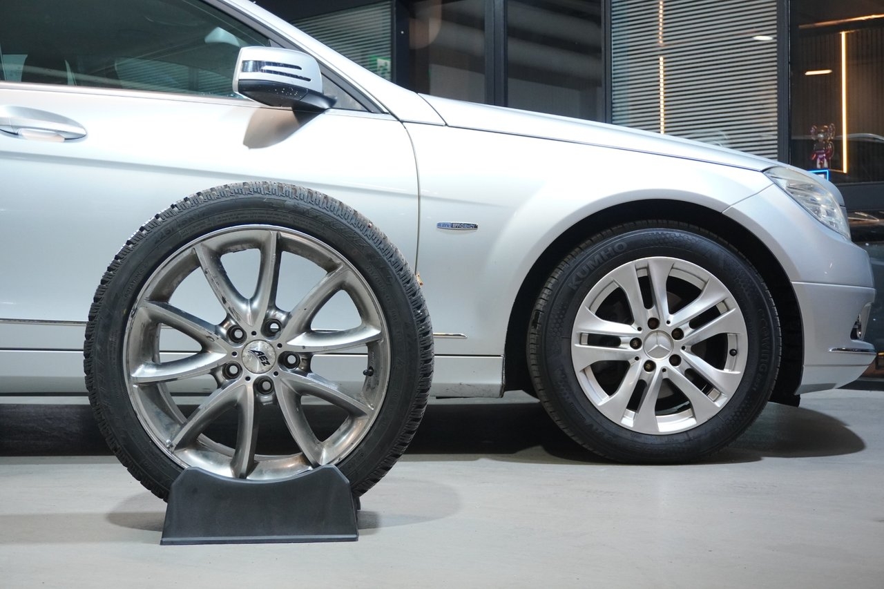 Mercedes-Benz C 2010, bild 7/10