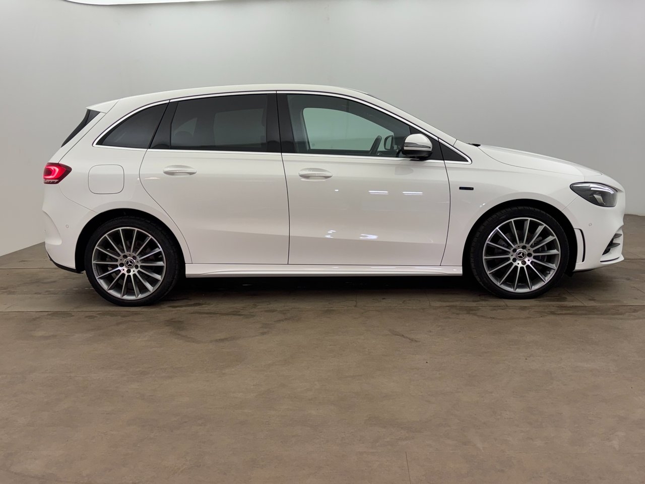 Mercedes-Benz B 250 e 8G-DCT AMG 2021, bild 7/10