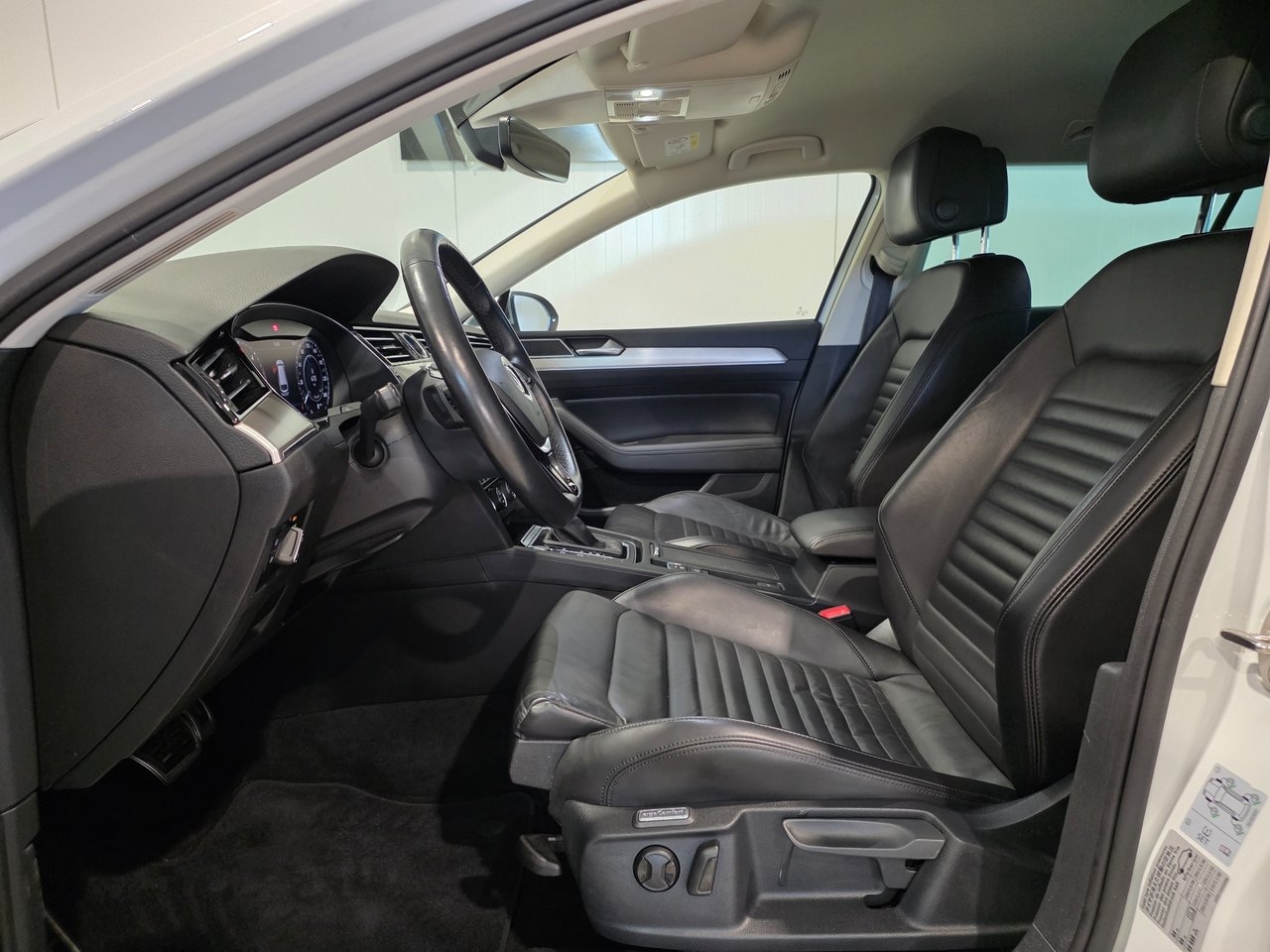 Volkswagen Passat 2019, bild 3/10