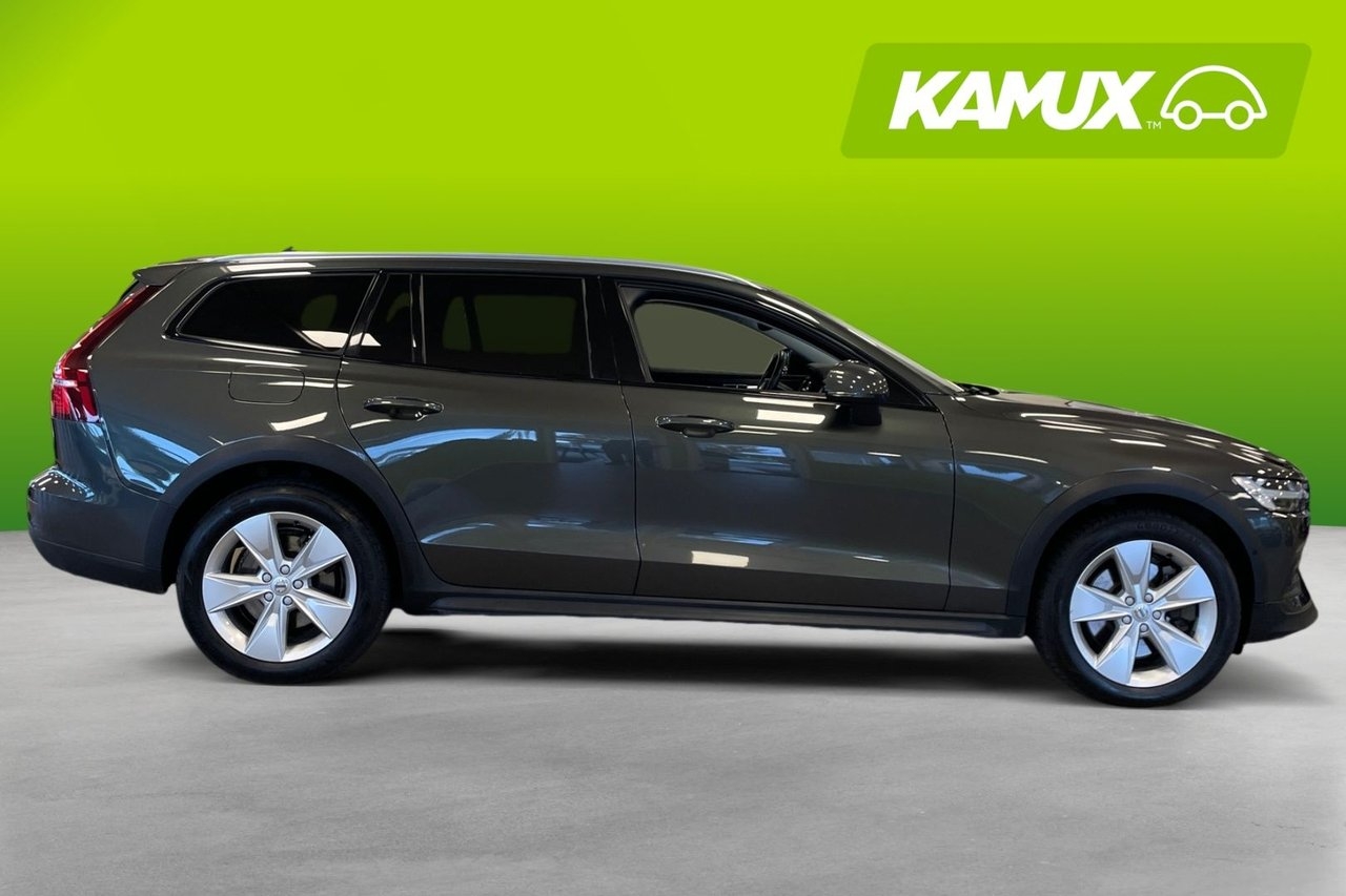 Volvo V60 Cross Country 2022, bild 2/26
