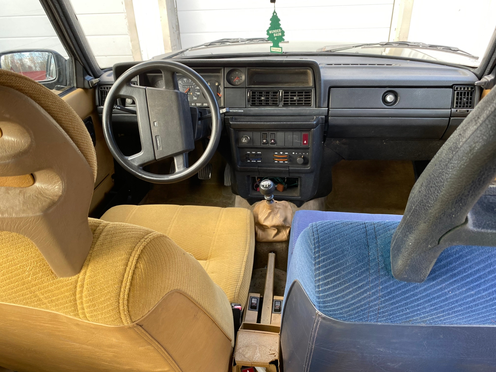 Volvo 240 1991, photo 5/8