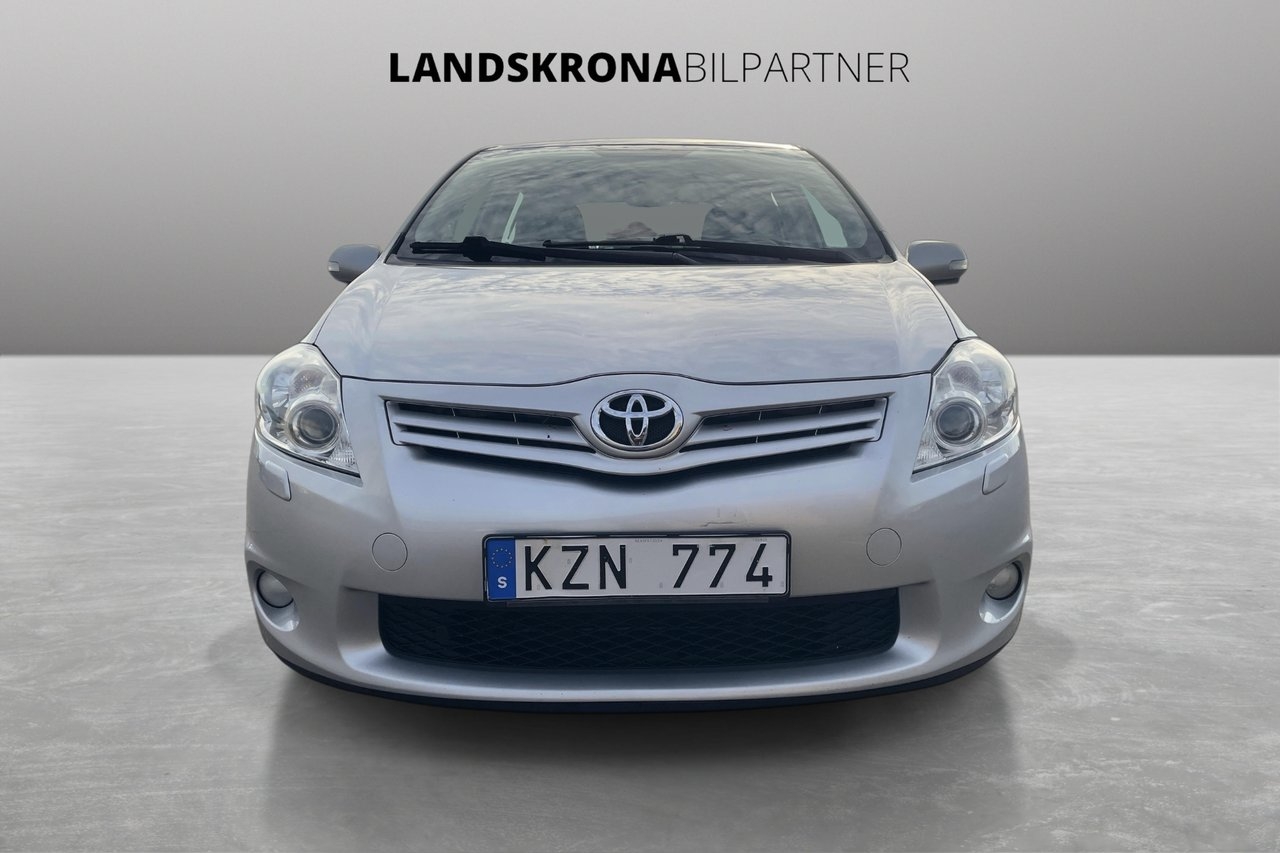 Toyota Auris 1.4 D-4D 2010, photo 2/10