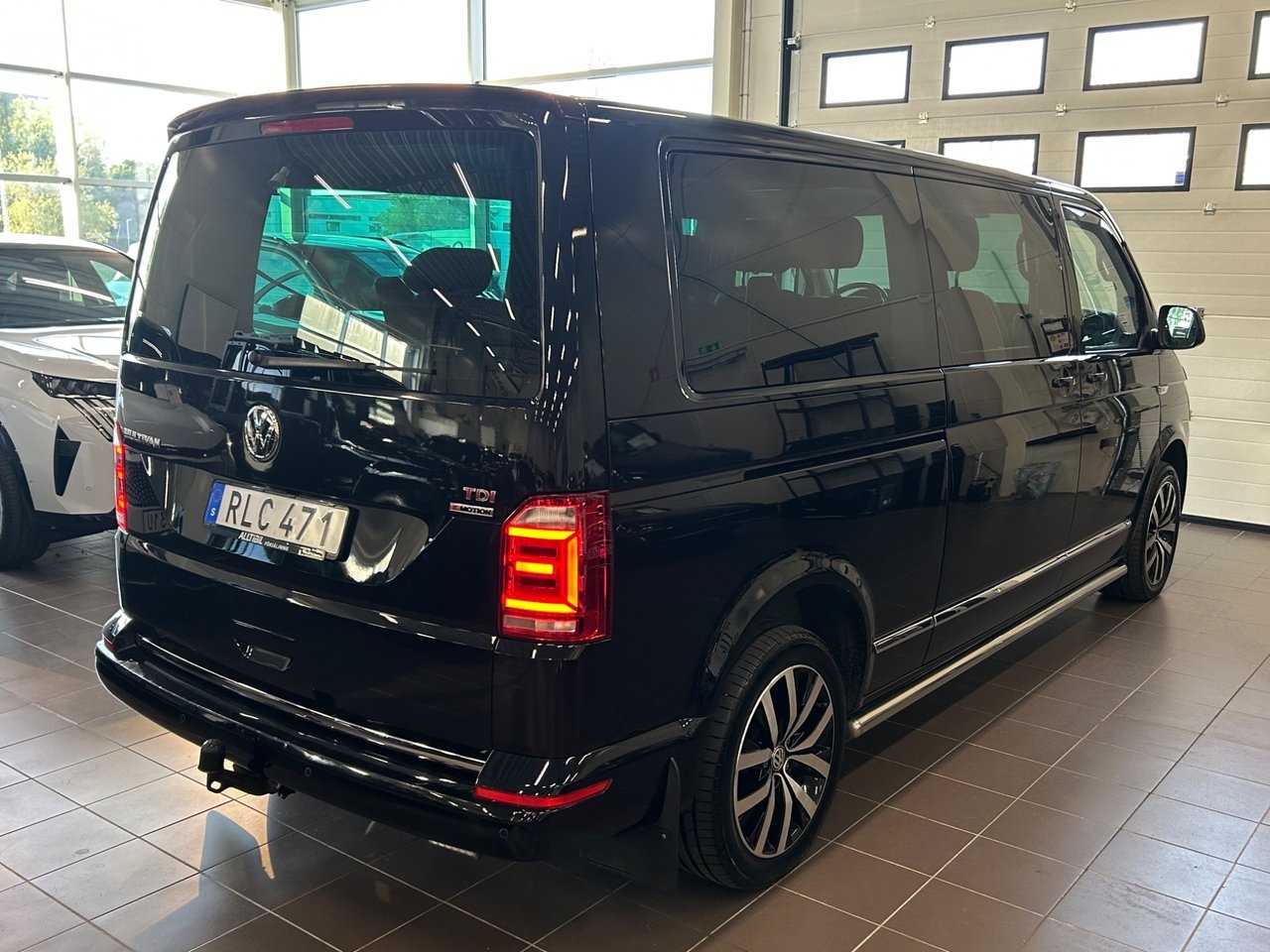 Volkswagen Multivan 2018, kuva 7/10
