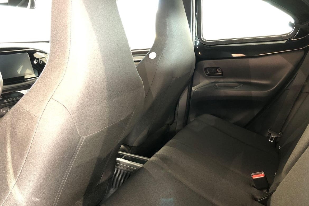 Toyota Aygo X Hybrid PLAY 2026, bild 5/21