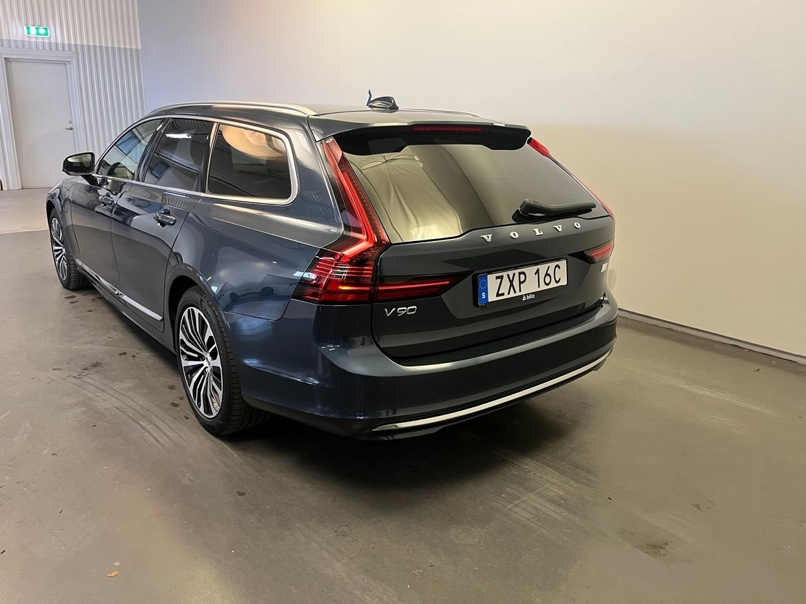 Volvo V90 Recharge T6 Core Bright 2024, photo 3/10