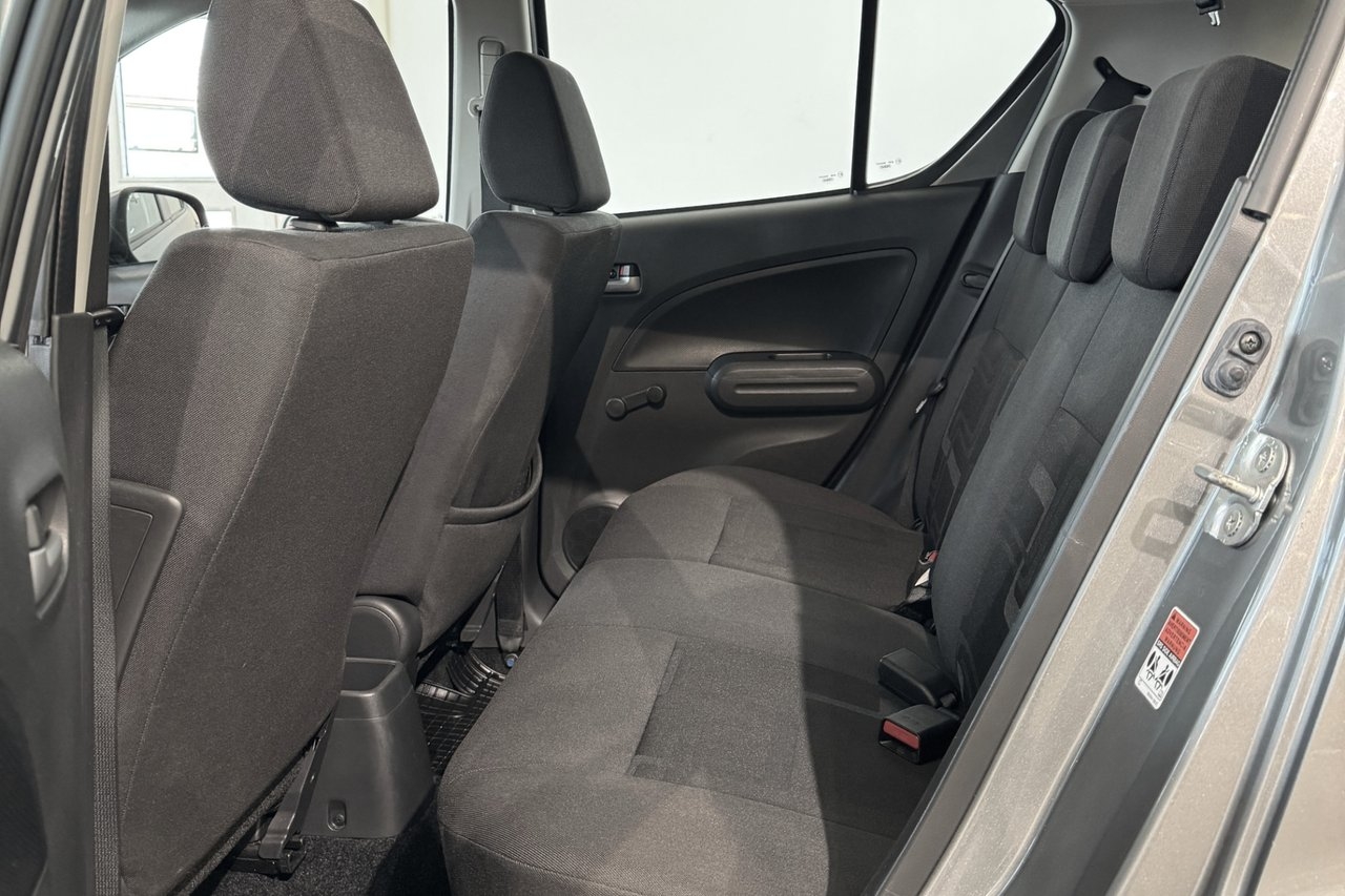 Suzuki Splash 2011, bild 4/7
