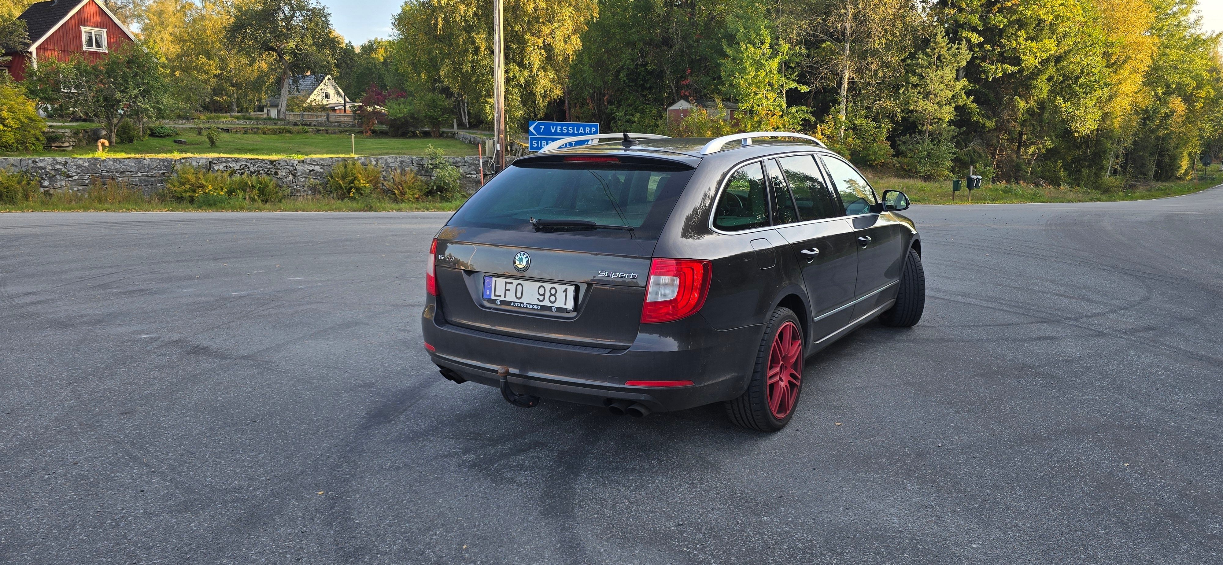 Skoda Superb 2011, bild 3/9