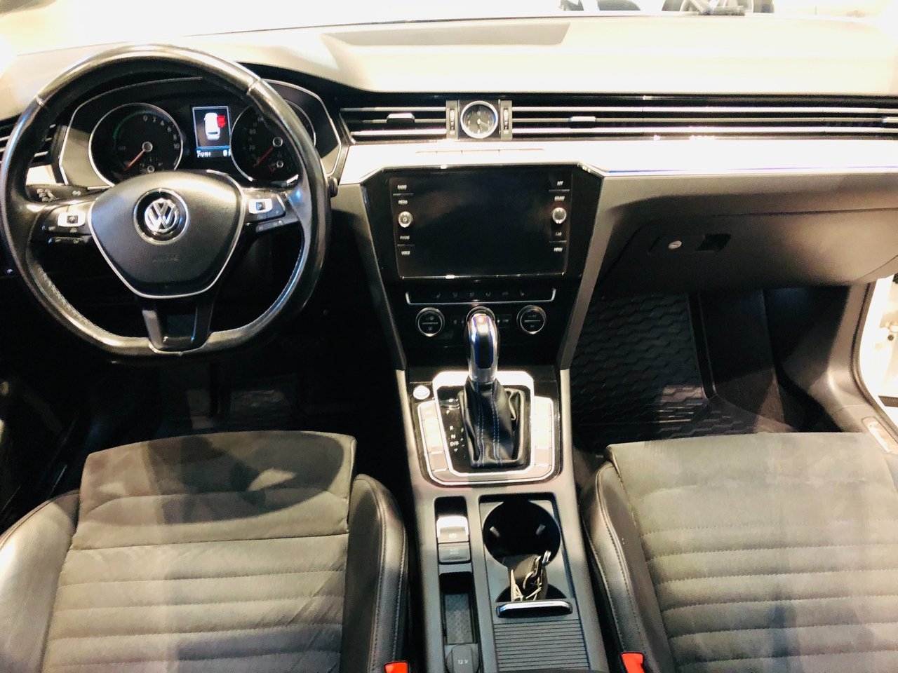 Volkswagen Passat 2018, bild 7/9