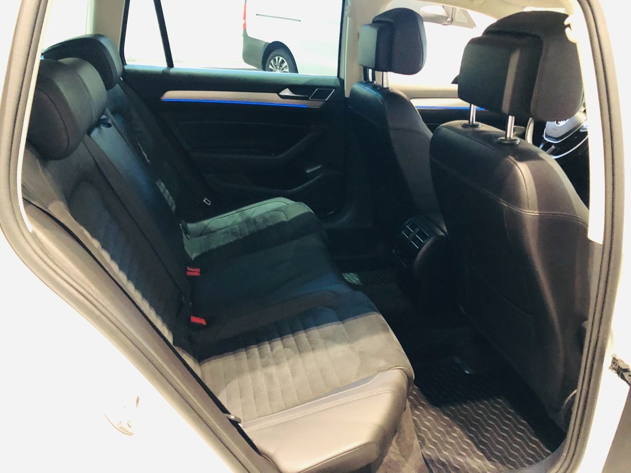 Volkswagen Passat 2018, bild 6/9