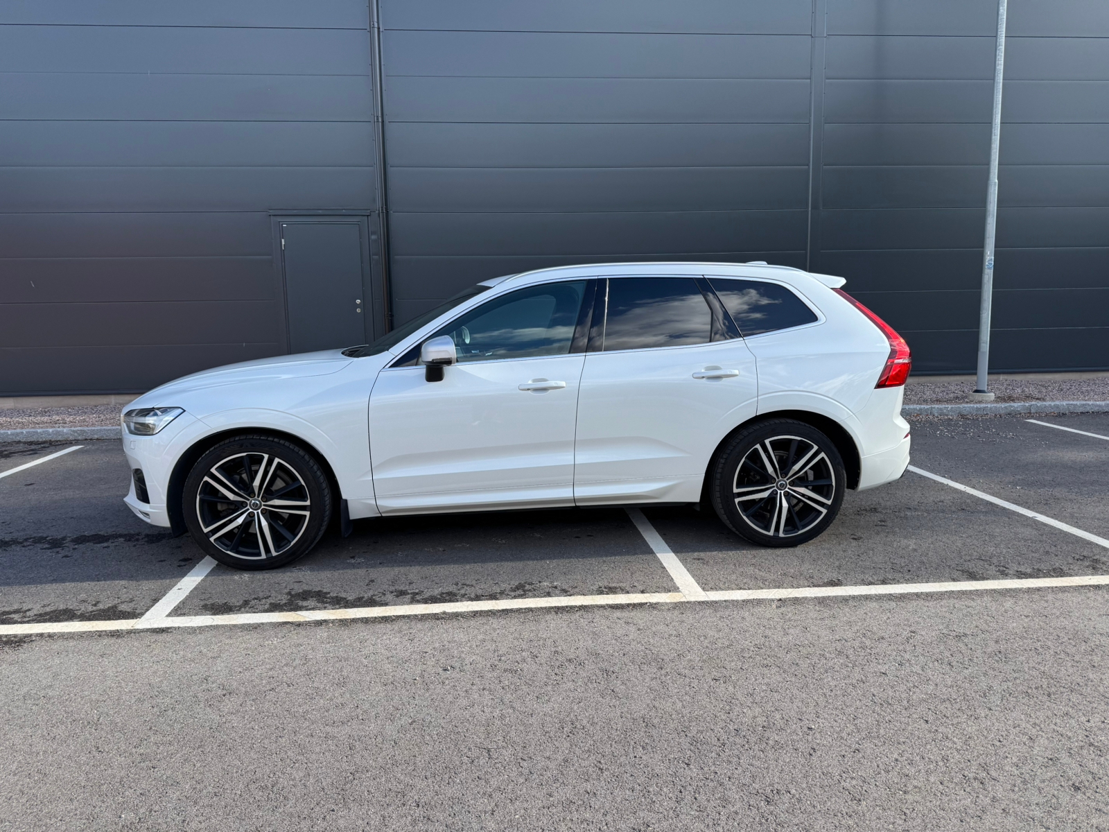 Volvo XC60 D5 AWD Geartronic 2018, kuva 2/10