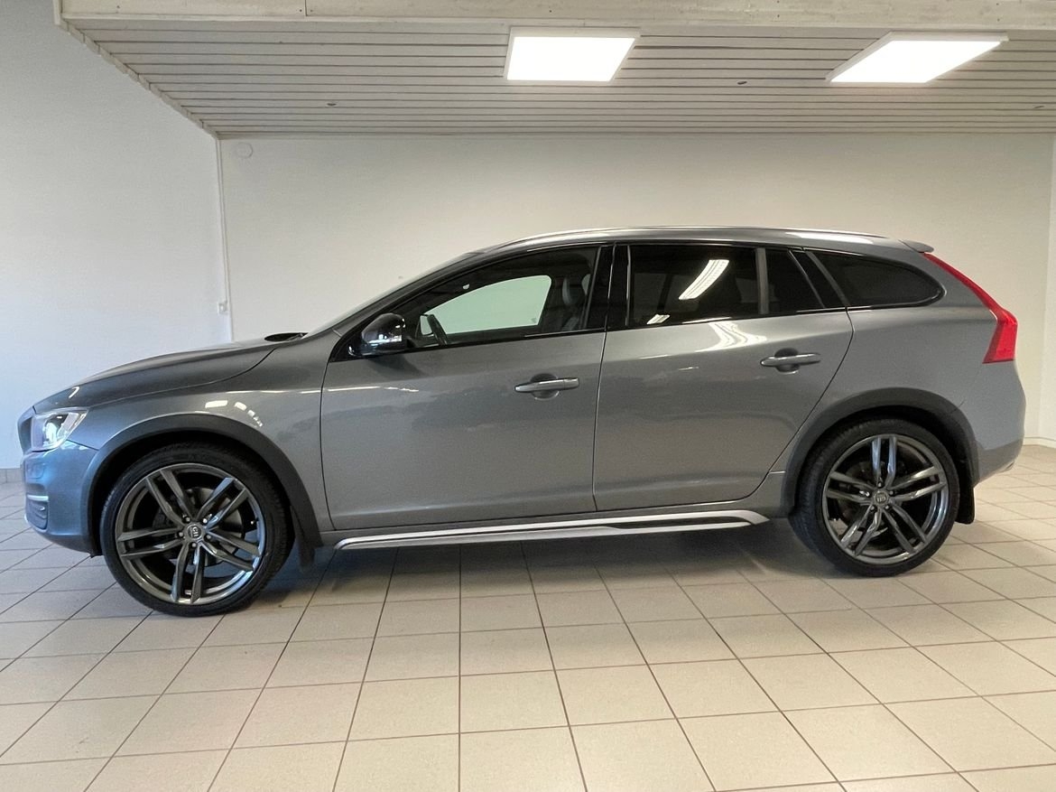 Volvo V60 Cross Country 2017, bild 2/7