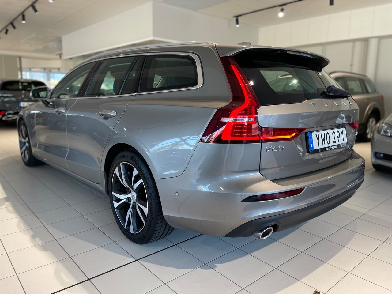 Volvo V60 T5 Momentum 2019, bild 6/10