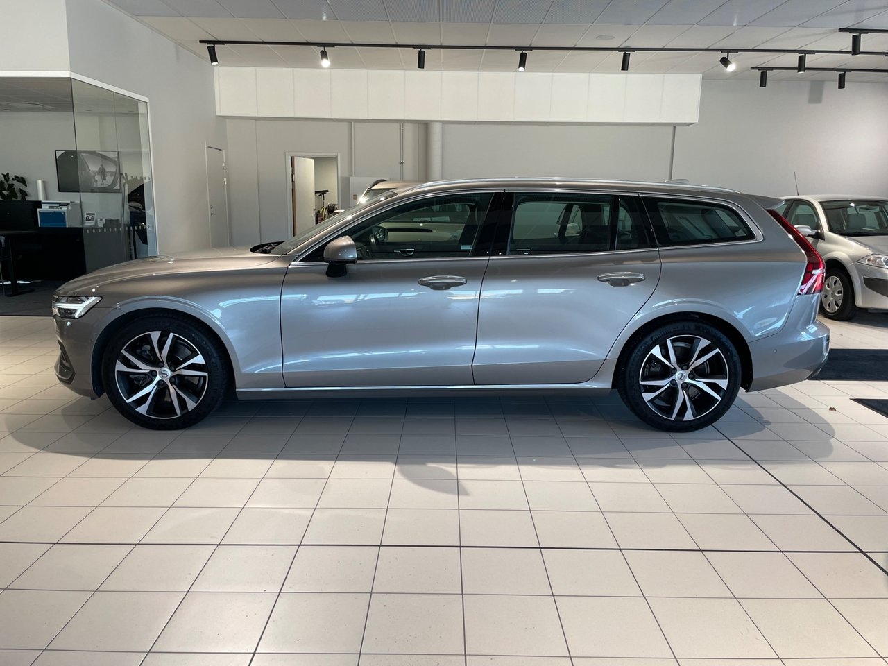 Volvo V60 T5 Momentum 2019, bild 7/10