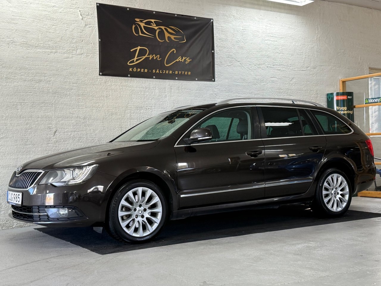 Skoda Superb Kombi 2.0 TDI 4x4 Elegance 2014, bild 2/10