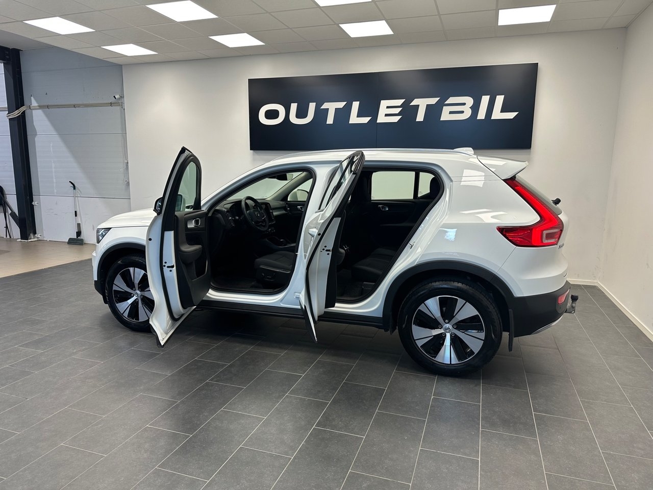 Volvo XC40 T3 Geartronic Momentum 2022, bild 3/10