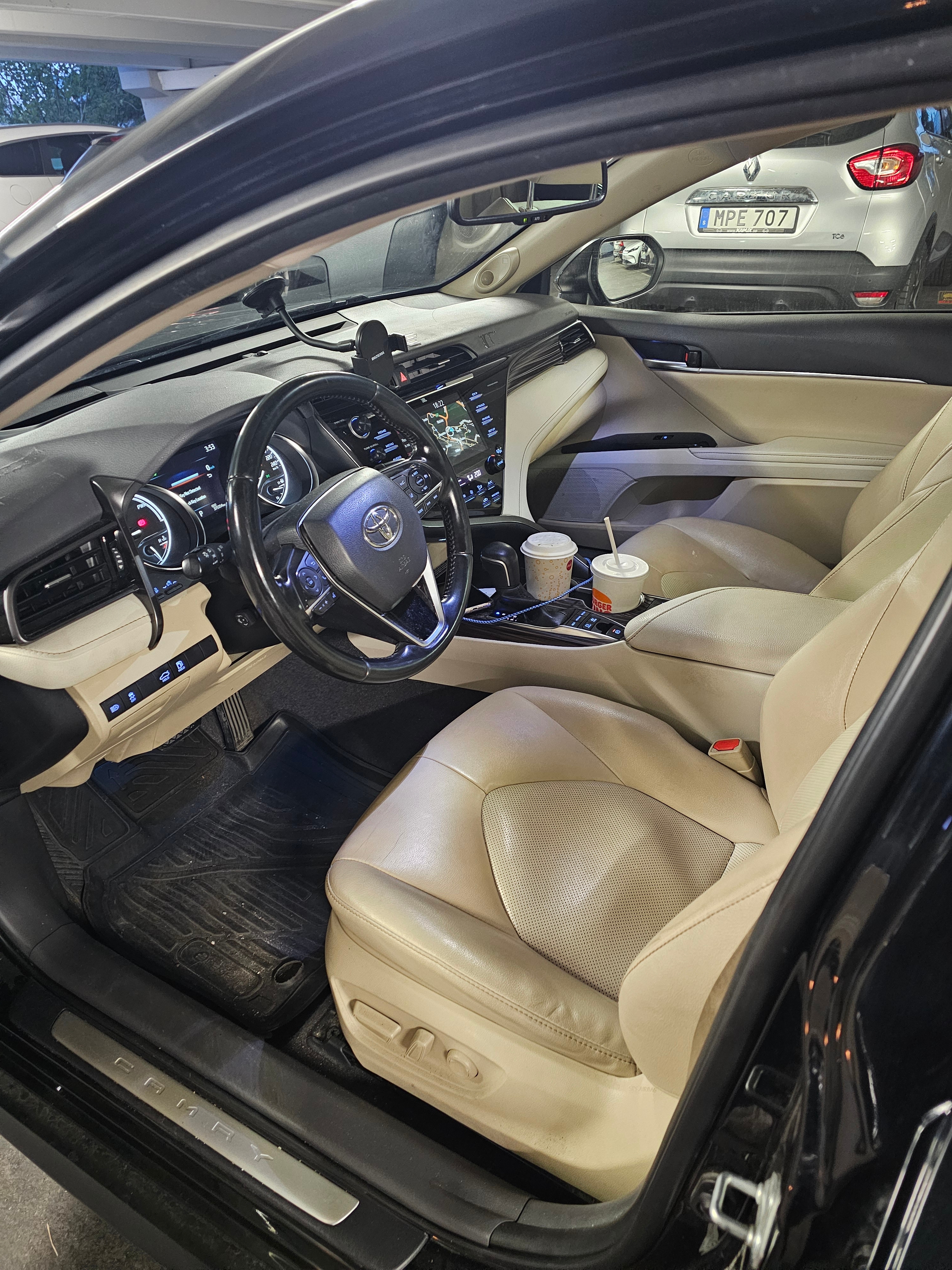 Toyota Camry Hybrid CVT 2020, bild 4/7