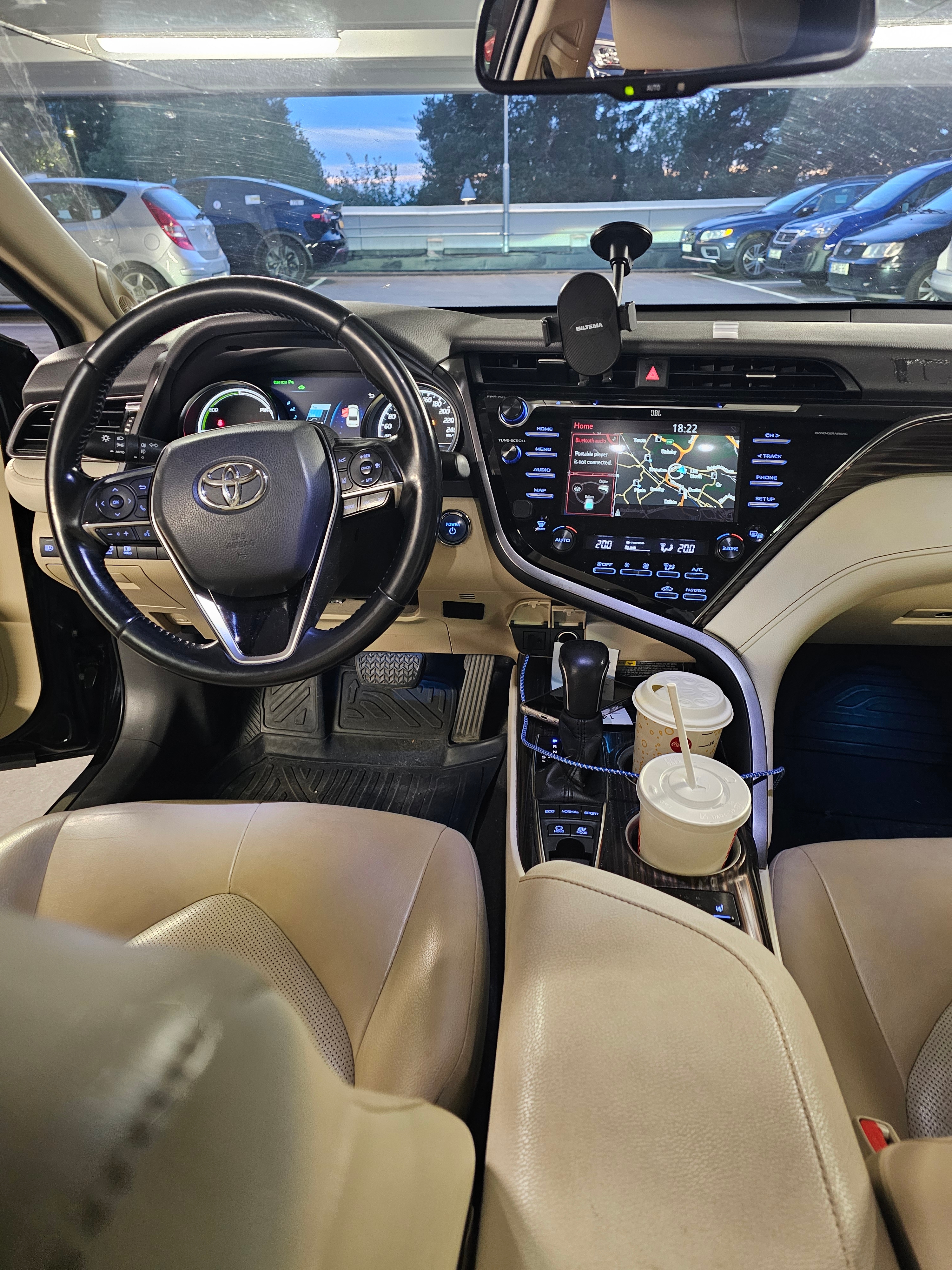 Toyota Camry Hybrid CVT 2020, bild 3/7