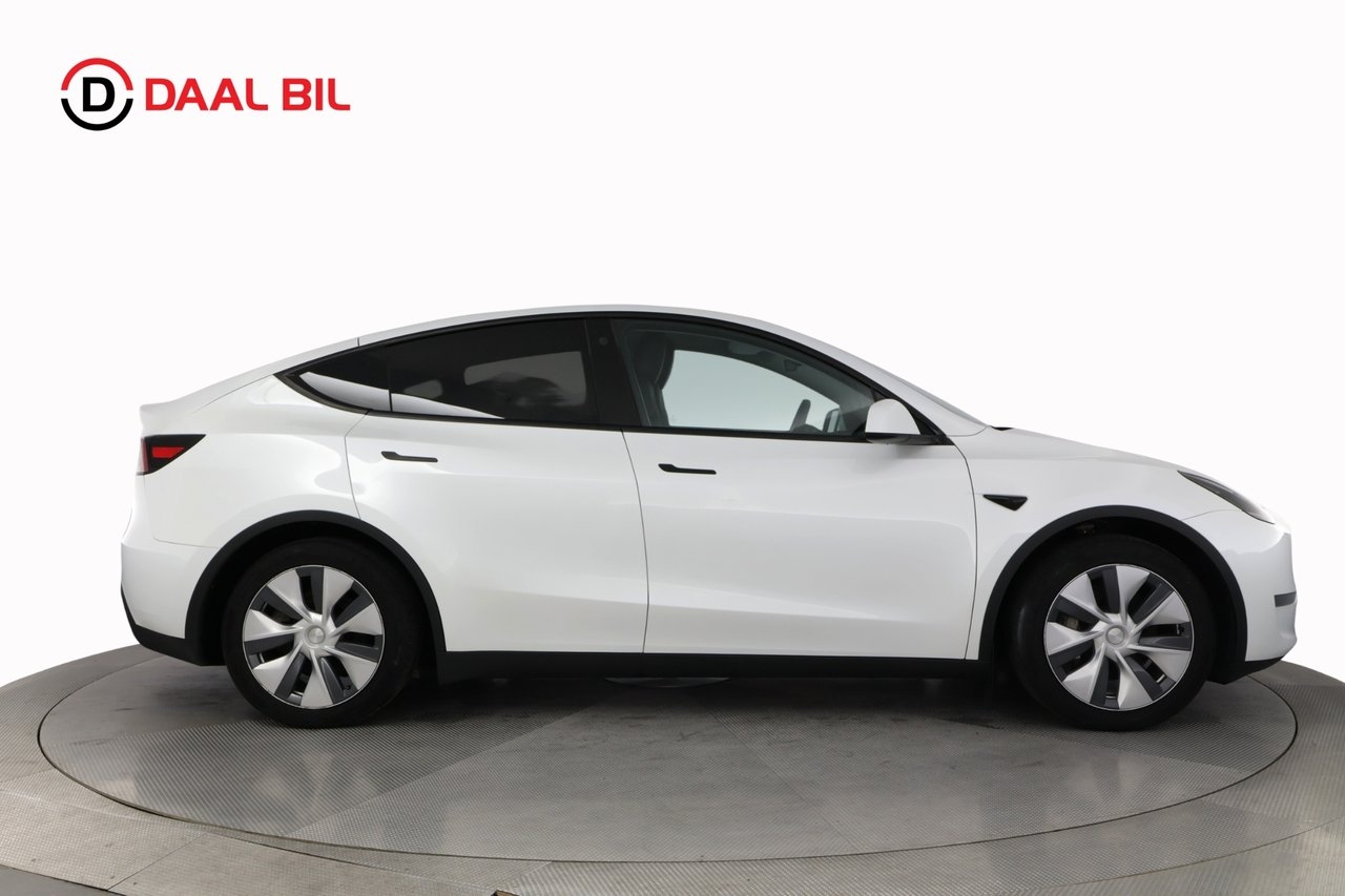 Tesla Model Y 2023, bild 5/10