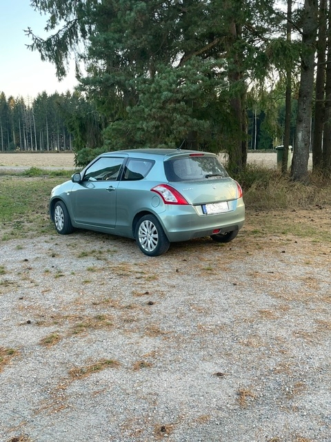 Suzuki Swift 2012, kuva 4/4