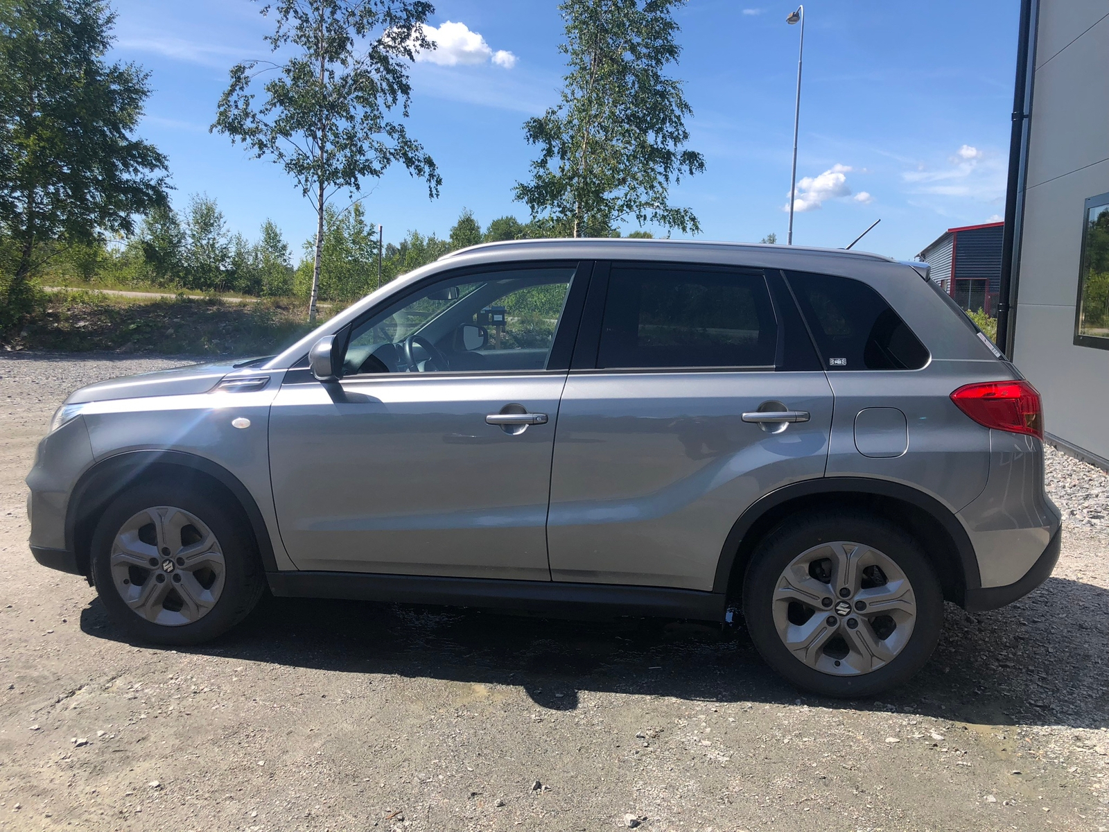 Suzuki Vitara 2018, bild 2/10