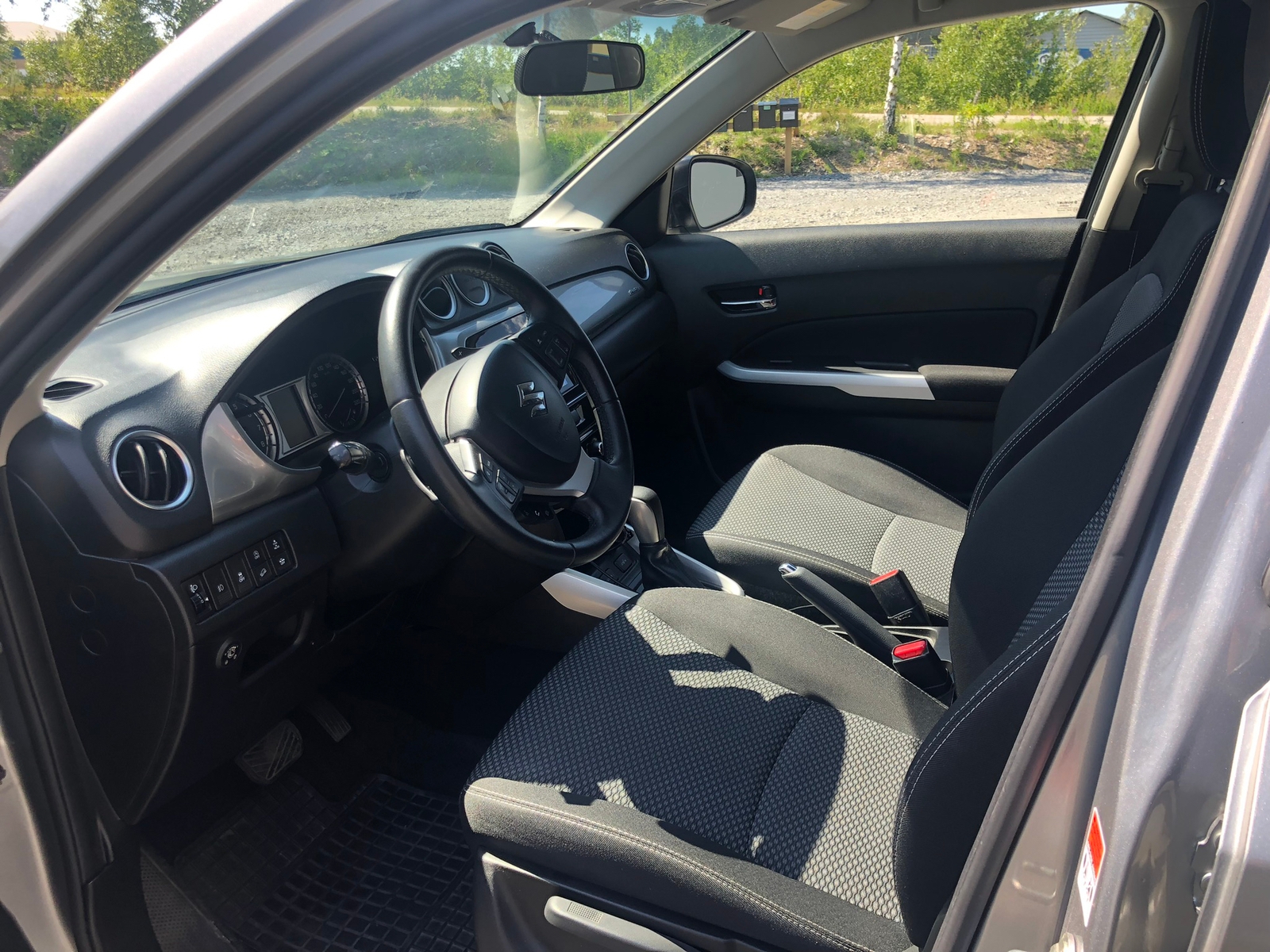 Suzuki Vitara 2018, bild 6/10