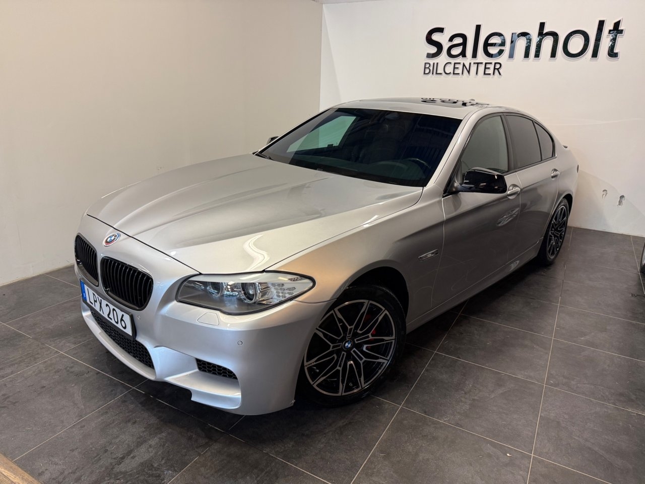 BMW 520 d Sedan Steptronic 2011, bild 2/8
