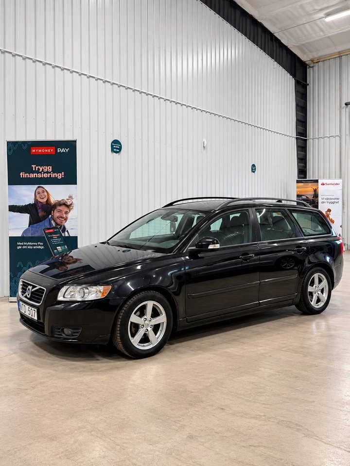 Volvo V50 D2 Momentum Euro 5 2011, kuva 2/10