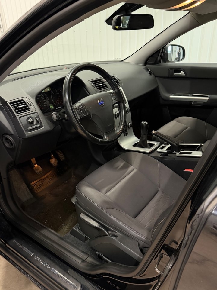 Volvo V50 D2 Momentum Euro 5 2011, kuva 5/10