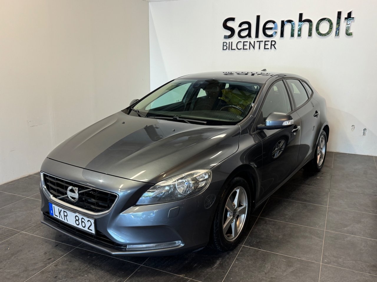 Volvo V40 D2 Your Kinetic 2014, bild 2/10