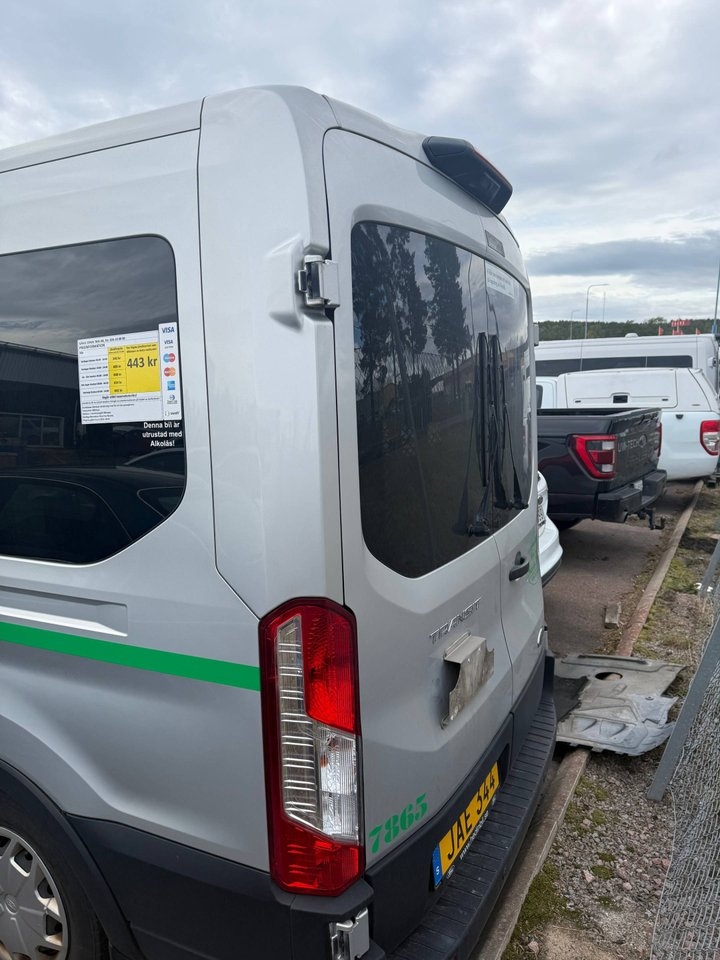 Ford Transit 350 Kombi 2023, bild 3/6