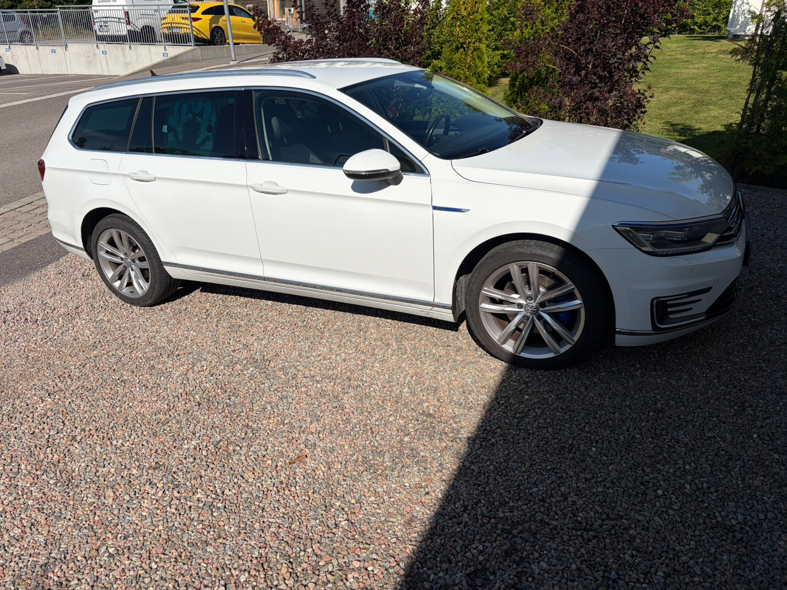 Volkswagen Passat 2019, bild 2/8