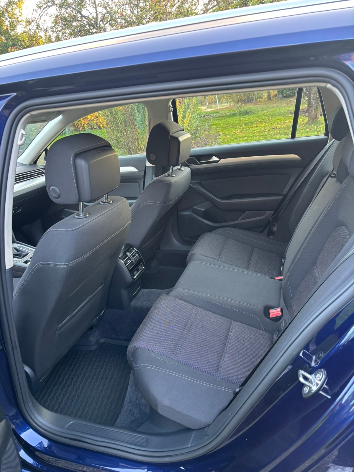 Volkswagen Passat 2018, bild 7/10