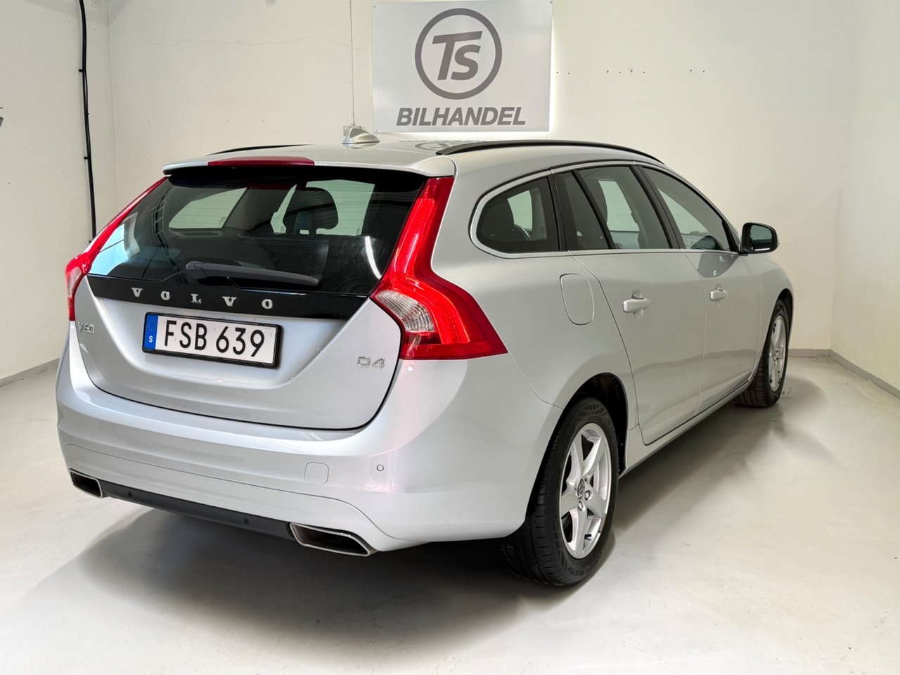 Volvo V60 D4 181HK Automat Momentum 2015, bild 6/10
