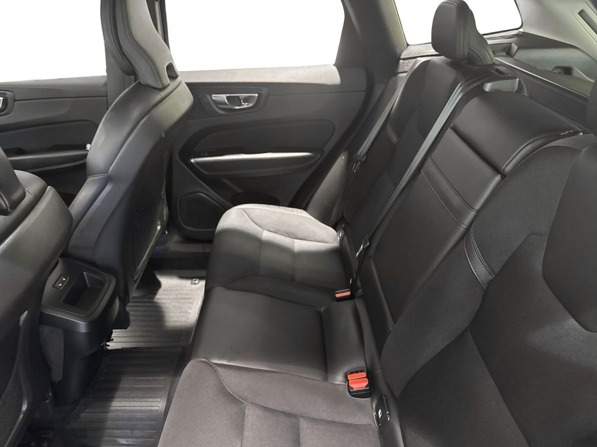Volvo XC60 2020, photo 7/10