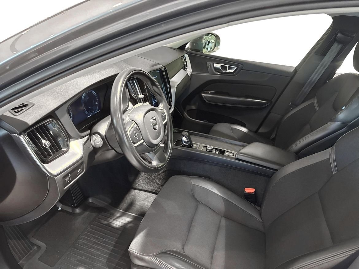 Volvo XC60 2020, photo 6/10