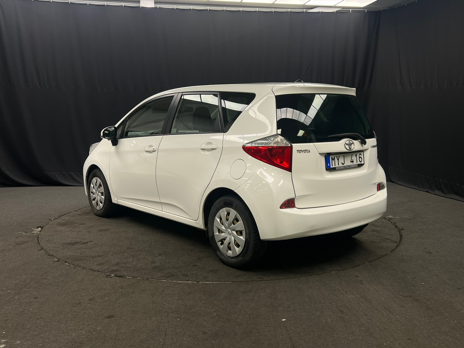 Toyota Verso-S 2012, bild 5/10