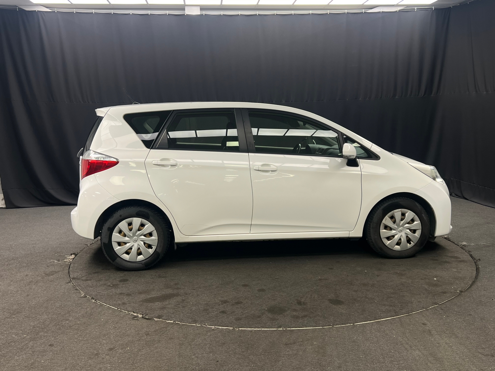 Toyota Verso-S 2012, bild 4/10