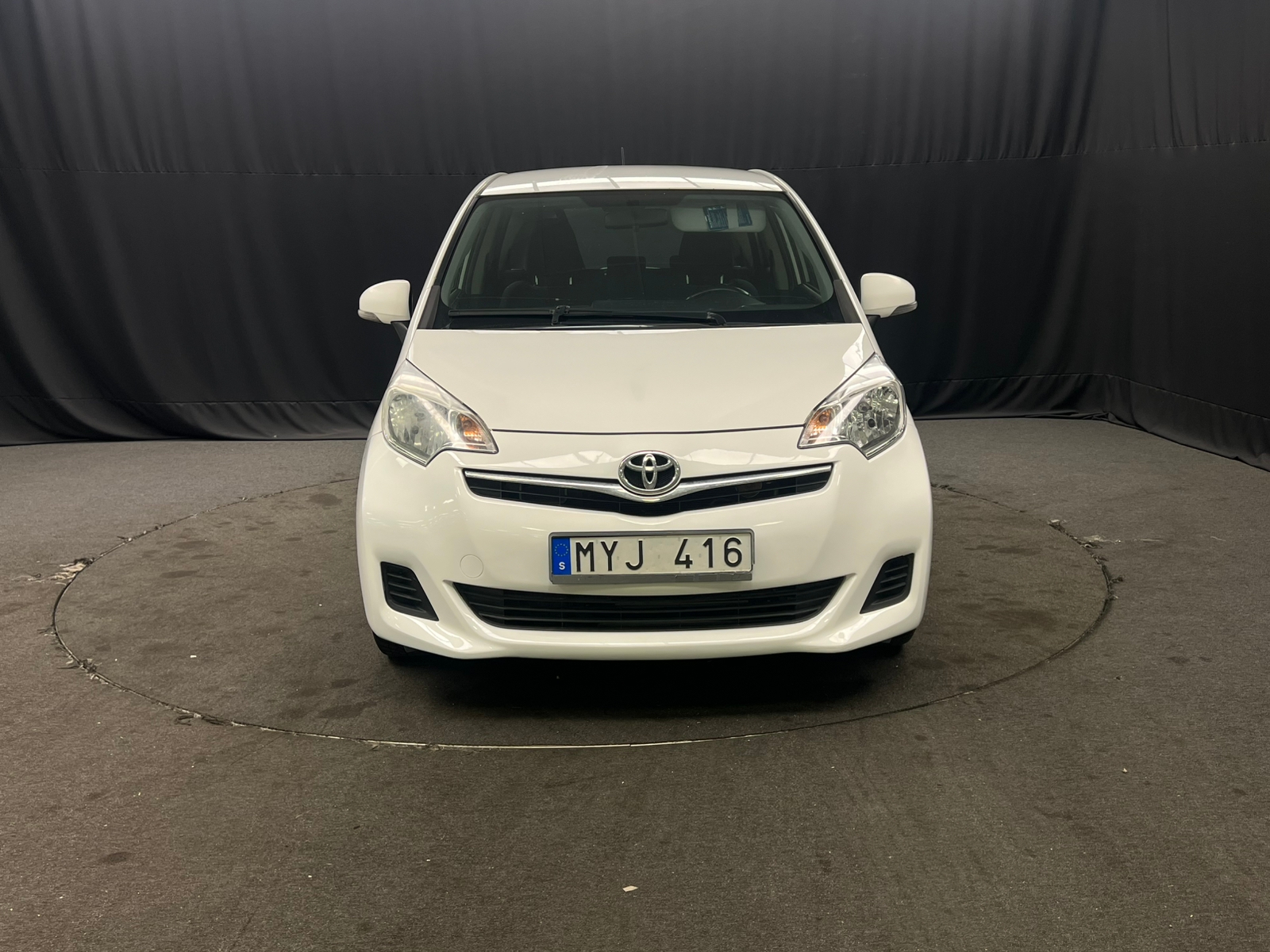 Toyota Verso-S 2012, bild 2/10