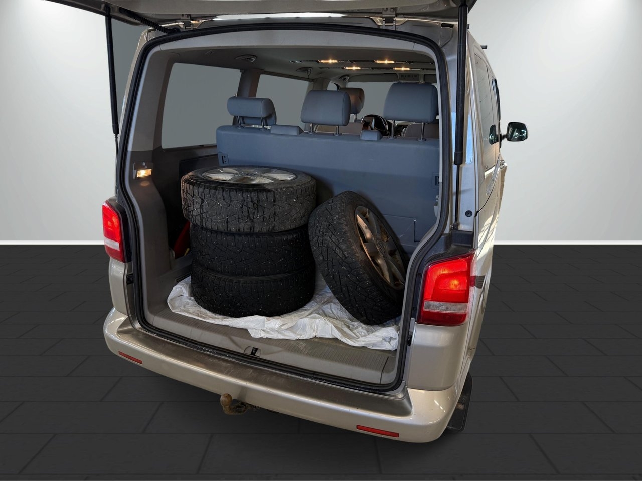Volkswagen Multivan 2012, bild 7/10