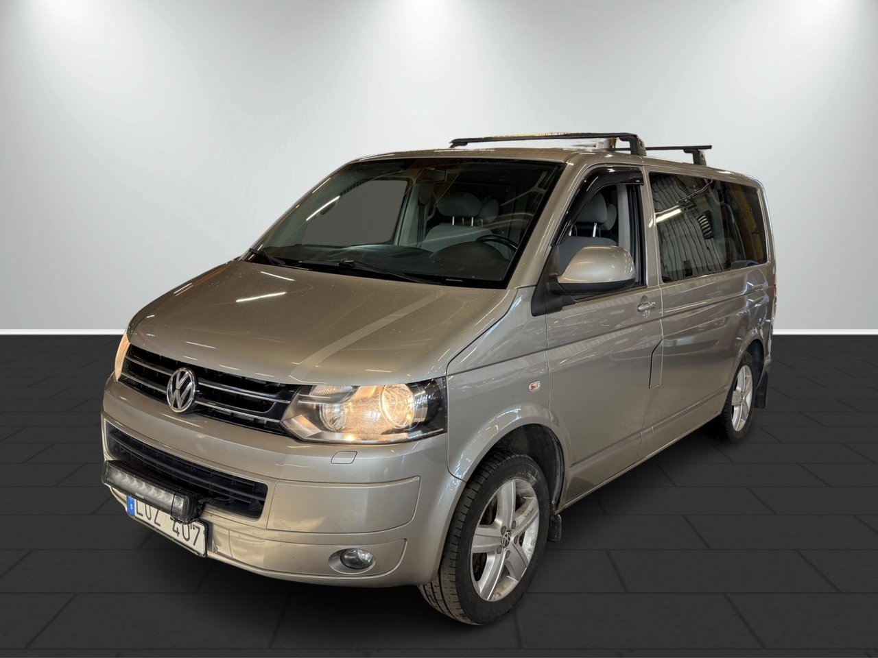 Volkswagen Multivan 2012, bild 2/10
