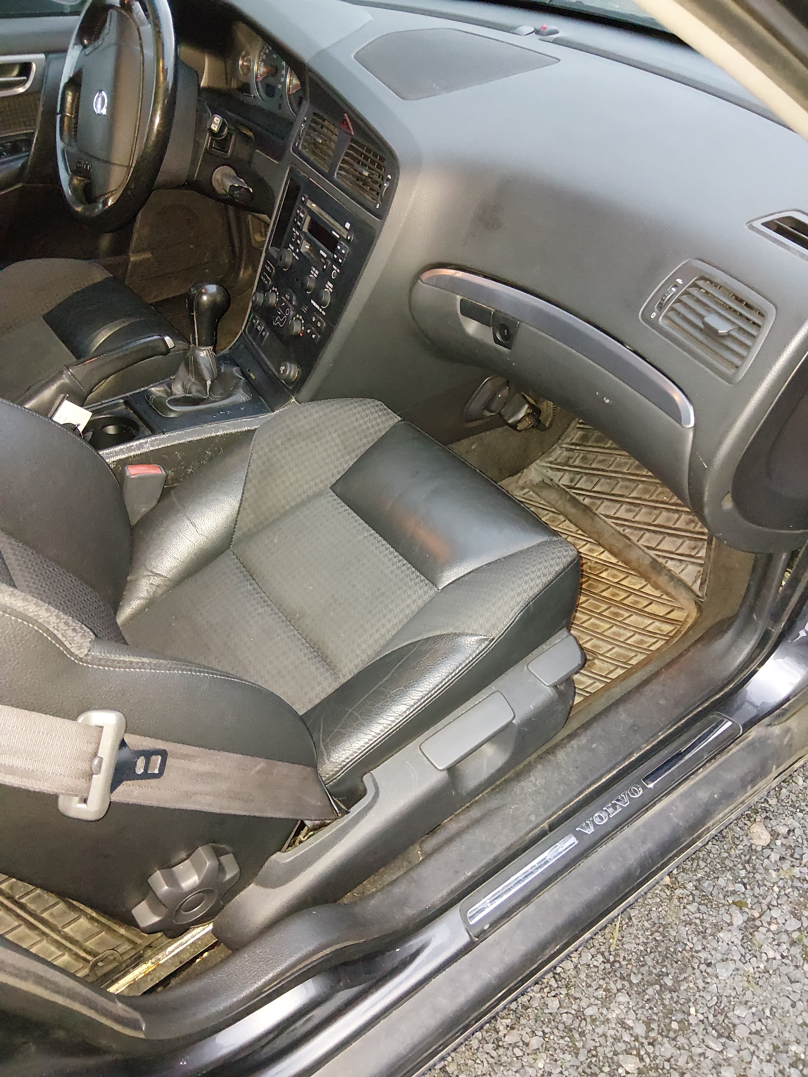 Volvo V70 2.5T Manuell 2004, kuva 3/4