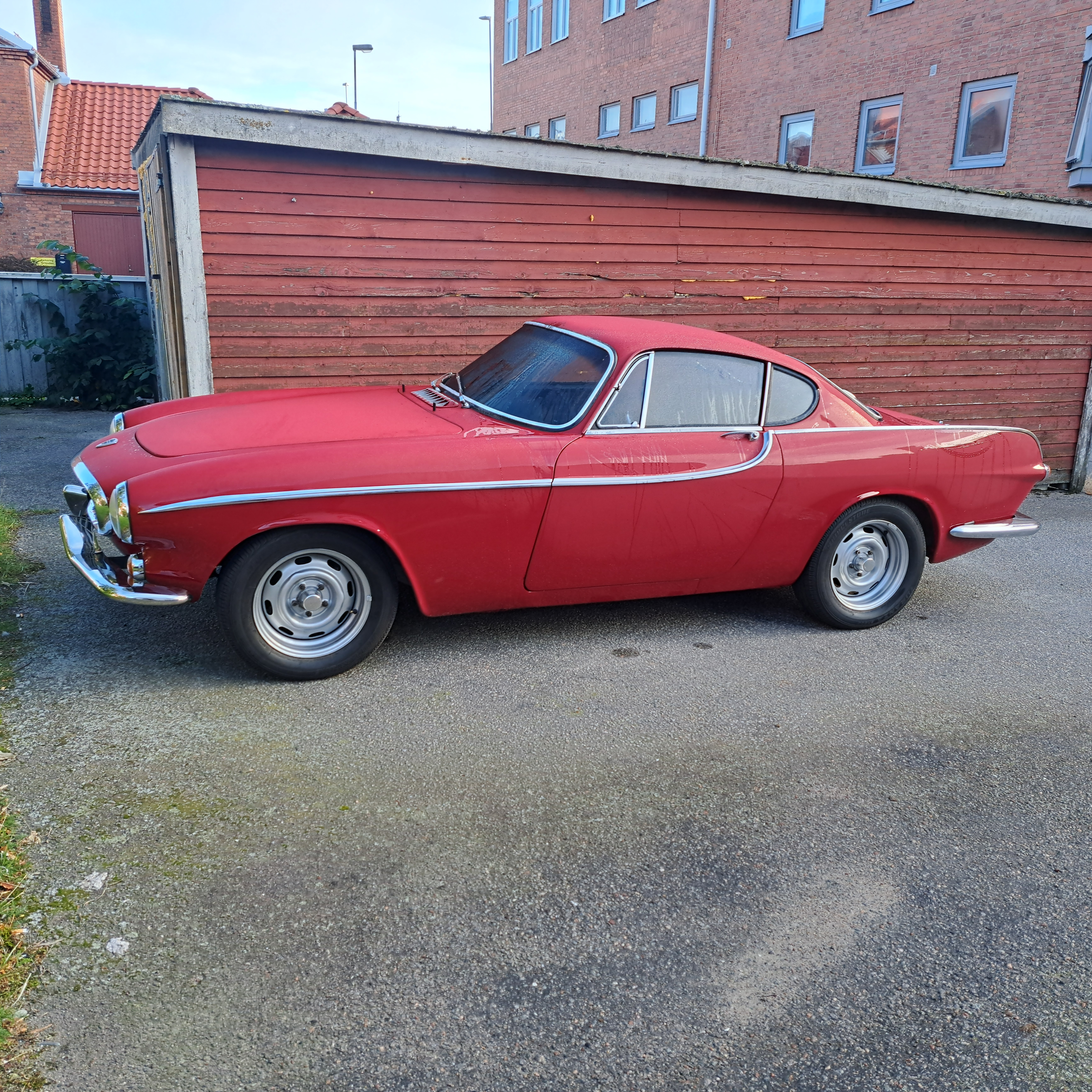 Volvo P1800