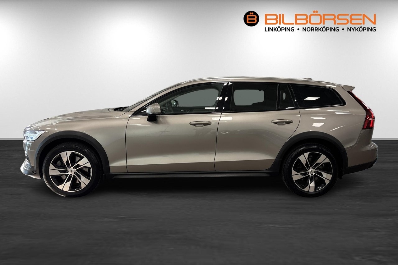 Volvo V60 Cross Country 2019, kuva 4/10